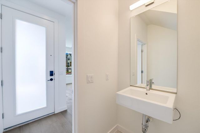 2211 E M Franklin Ave 22, Austin, TX 78723