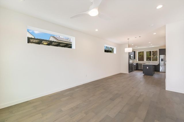 2211 E M Franklin Ave 22, Austin, TX 78723