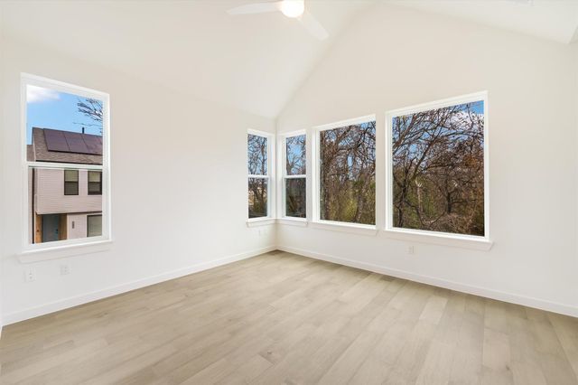 2211 E M Franklin Ave 22, Austin, TX 78723