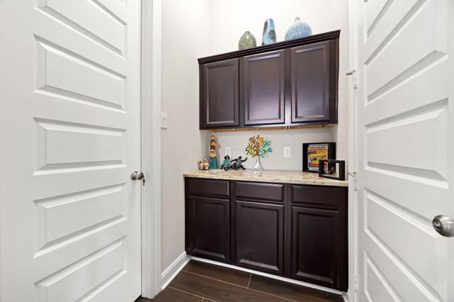 25819 Oakwood Knoll Drive, Katy, TX 77494
