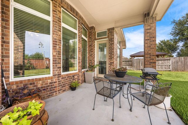 25819 Oakwood Knoll Drive, Katy, TX 77494