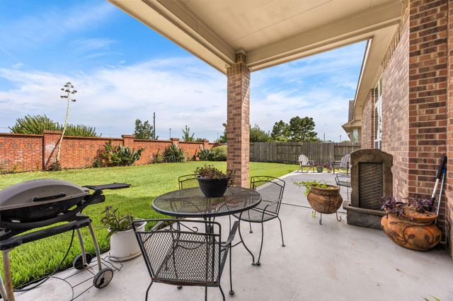 25819 Oakwood Knoll Drive, Katy, TX 77494