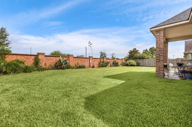 25819 Oakwood Knoll Drive, Katy, TX 77494