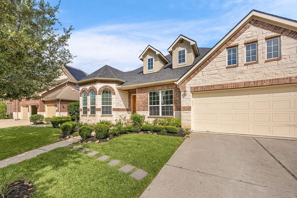 25819 Oakwood Knoll Drive, Katy, TX 77494