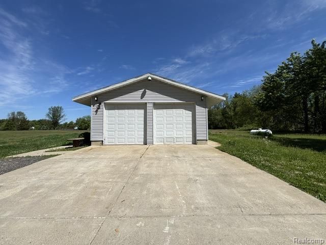 6080 Cedar Lake Road, Putnam Township, MI 48169