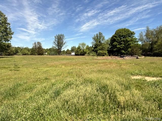 6080 Cedar Lake Road, Putnam Township, MI 48169