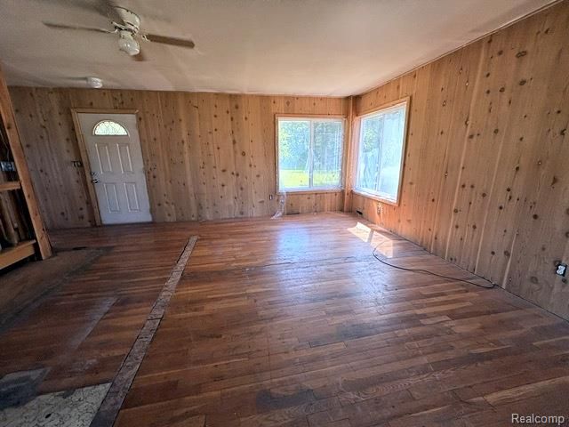 6080 Cedar Lake Road, Putnam Township, MI 48169