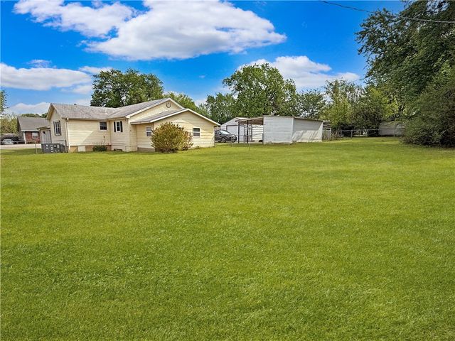 1711 W Cline Road, Clarksville, AR 72830