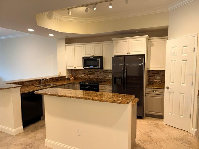 7702 LAKE VISTA COURT 303, Lakewood Ranch, FL 34202