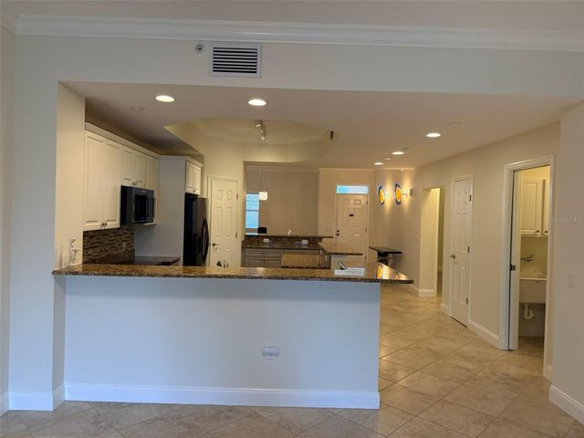 7702 LAKE VISTA COURT 303, Lakewood Ranch, FL 34202