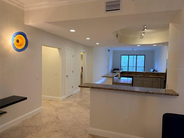 7702 LAKE VISTA COURT 303, Lakewood Ranch, FL 34202