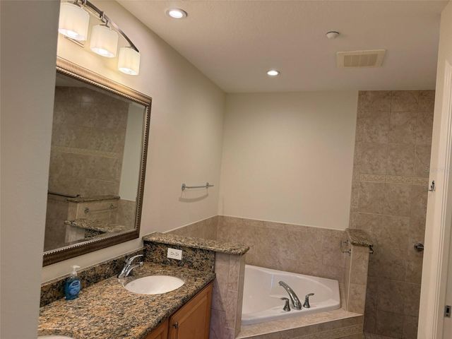 7702 LAKE VISTA COURT 303, Lakewood Ranch, FL 34202