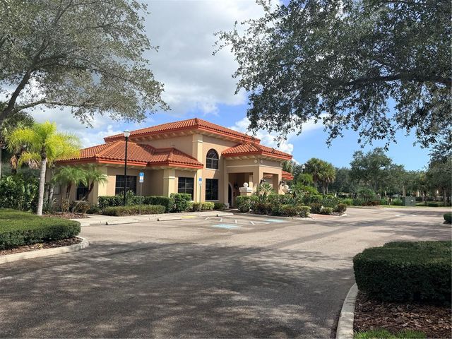 7702 LAKE VISTA COURT 303, Lakewood Ranch, FL 34202