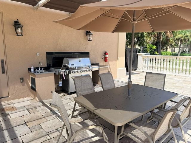 7702 LAKE VISTA COURT 303, Lakewood Ranch, FL 34202