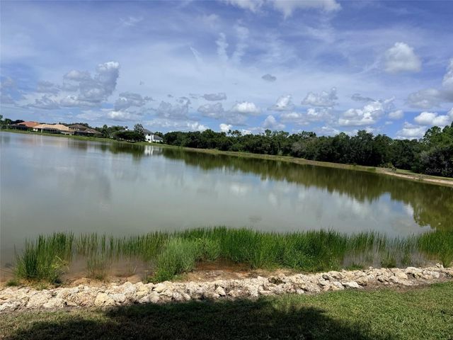 7702 LAKE VISTA COURT 303, Lakewood Ranch, FL 34202