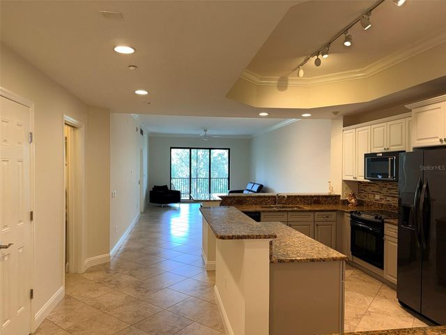 7702 LAKE VISTA COURT 303, Lakewood Ranch, FL 34202
