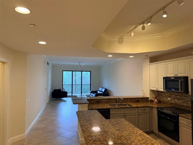7702 LAKE VISTA COURT 303, Lakewood Ranch, FL 34202