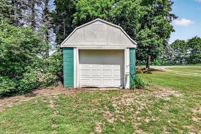 2423 S 40th Avenue, Shelby, MI 49455
