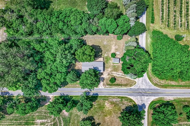 2423 S 40th Avenue, Shelby, MI 49455