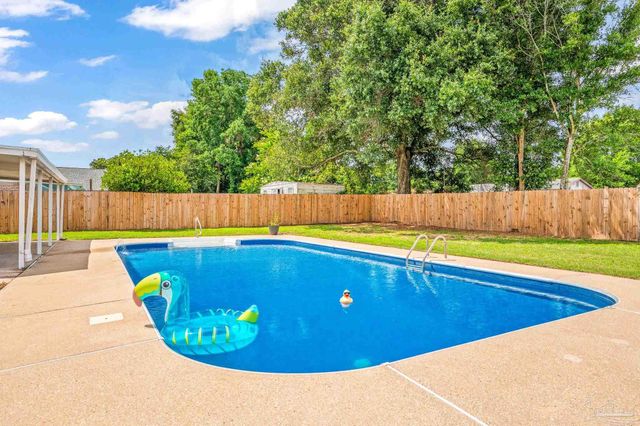6641 Greenwell St, Pensacola, FL 32526