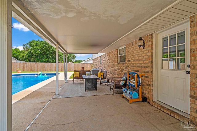6641 Greenwell St, Pensacola, FL 32526