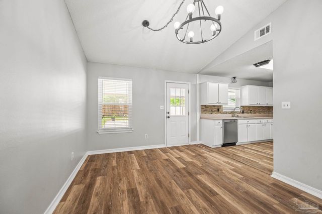 6641 Greenwell St, Pensacola, FL 32526