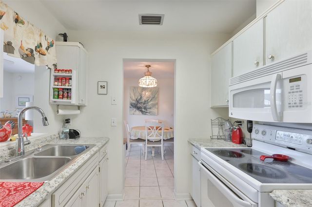 700 RUTGERS PLACE, Sun City Center, FL 33573