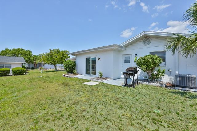 700 RUTGERS PLACE, Sun City Center, FL 33573