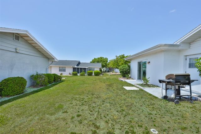 700 RUTGERS PLACE, Sun City Center, FL 33573