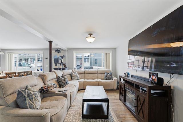 10 Aberdeen St, Fall River, MA 02721