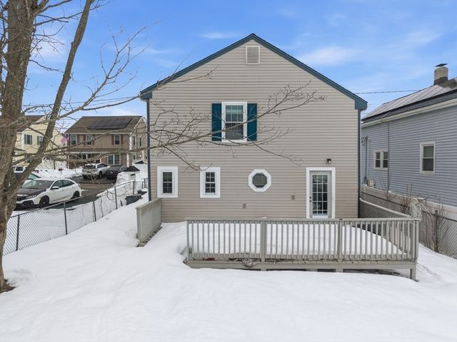 10 Aberdeen St, Fall River, MA 02721
