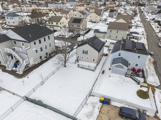 10 Aberdeen St, Fall River, MA 02721