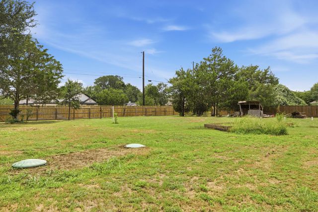 103 Waianae CT, Bastrop, TX 78602