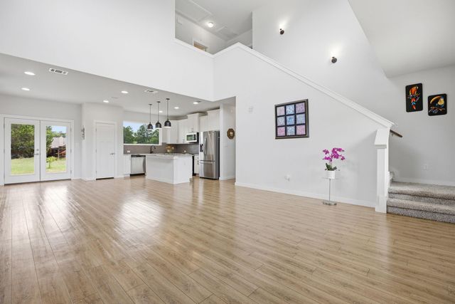 103 Waianae CT, Bastrop, TX 78602