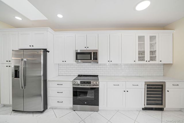 3 Windwatch Drive, Hauppauge, NY 11788