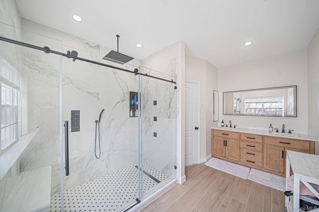 3 Windwatch Drive, Hauppauge, NY 11788