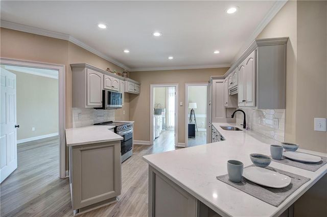 264 Boone Ford SE Road, Calhoun, GA 30701