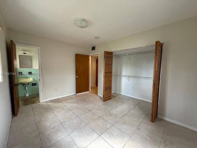 2930 SW 106th Ave, Miami, FL 33165