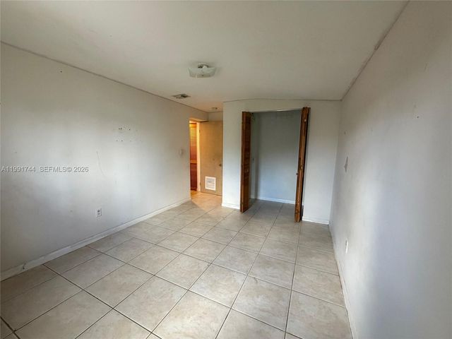 2930 SW 106th Ave, Miami, FL 33165