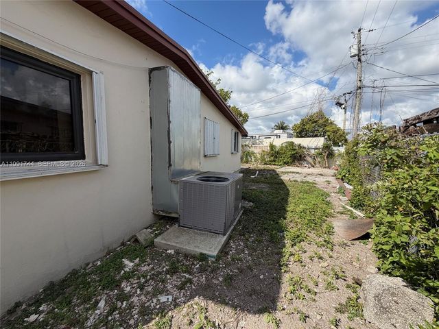 2930 SW 106th Ave, Miami, FL 33165
