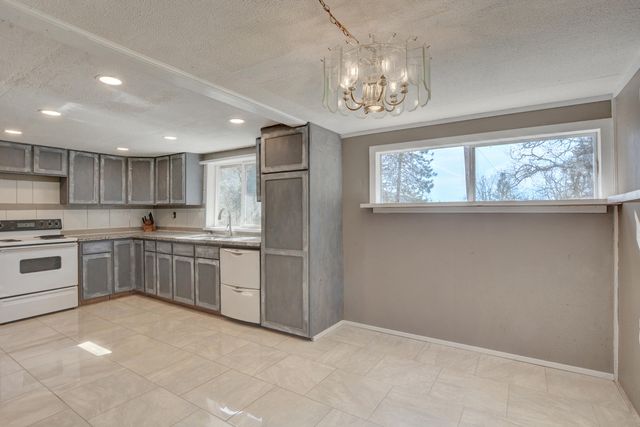 5492 Highway 227, Trail, OR 97541