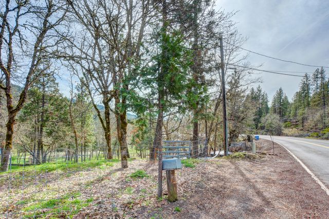 5492 Highway 227, Trail, OR 97541