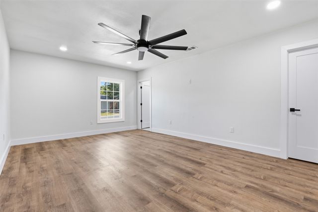 318 NE Michael Drive, Burleson, TX 76028