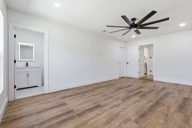 318 NE Michael Drive, Burleson, TX 76028