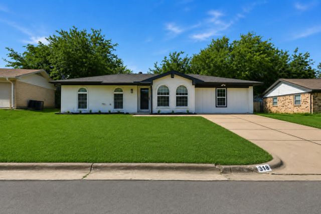 318 NE Michael Drive, Burleson, TX 76028