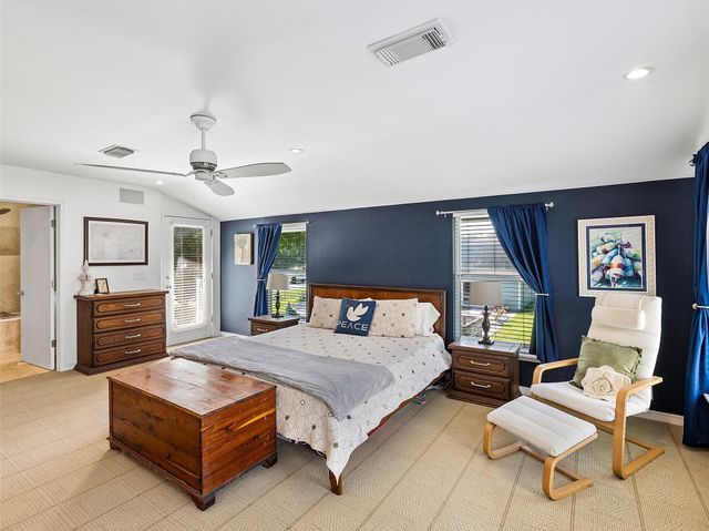 432 Glen Cove Street, Kemah, TX 77565