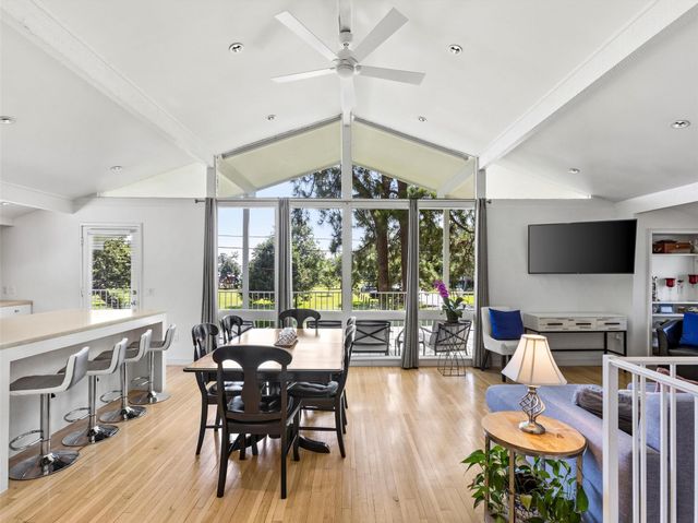 432 Glen Cove Street, Kemah, TX 77565