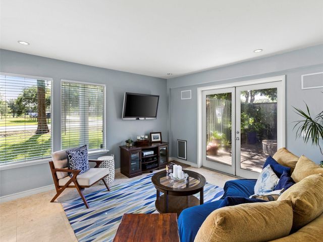 432 Glen Cove Street, Kemah, TX 77565