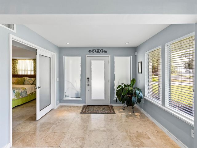 432 Glen Cove Street, Kemah, TX 77565