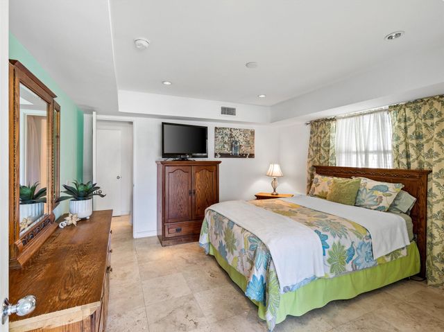 432 Glen Cove Street, Kemah, TX 77565